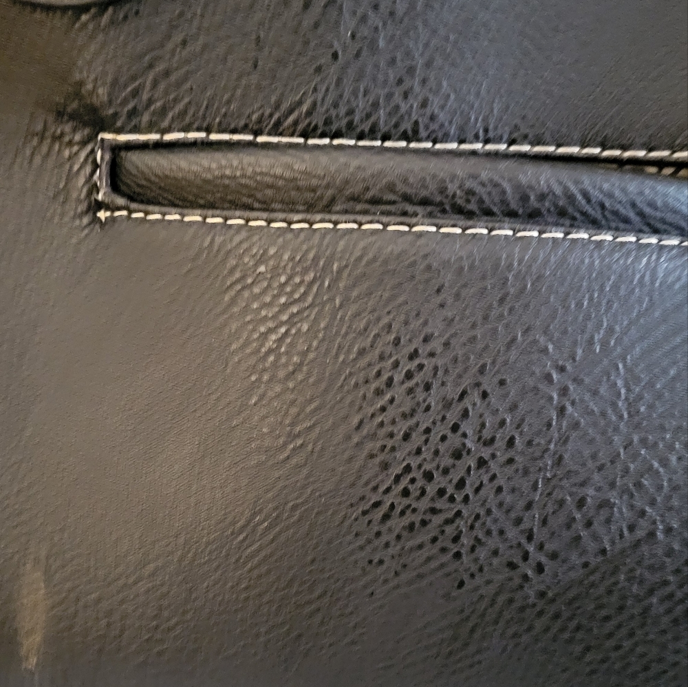 Black Purse - Picture 7 of 10